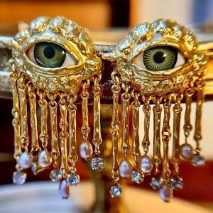Creepy Halloween Eyeball Earrings. Scary. Fancy. Classy. Witchy. Costume Party.
